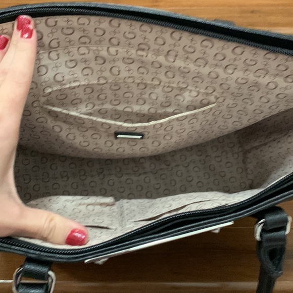 Black Leather GUESS Purse - Picture 2 of 2